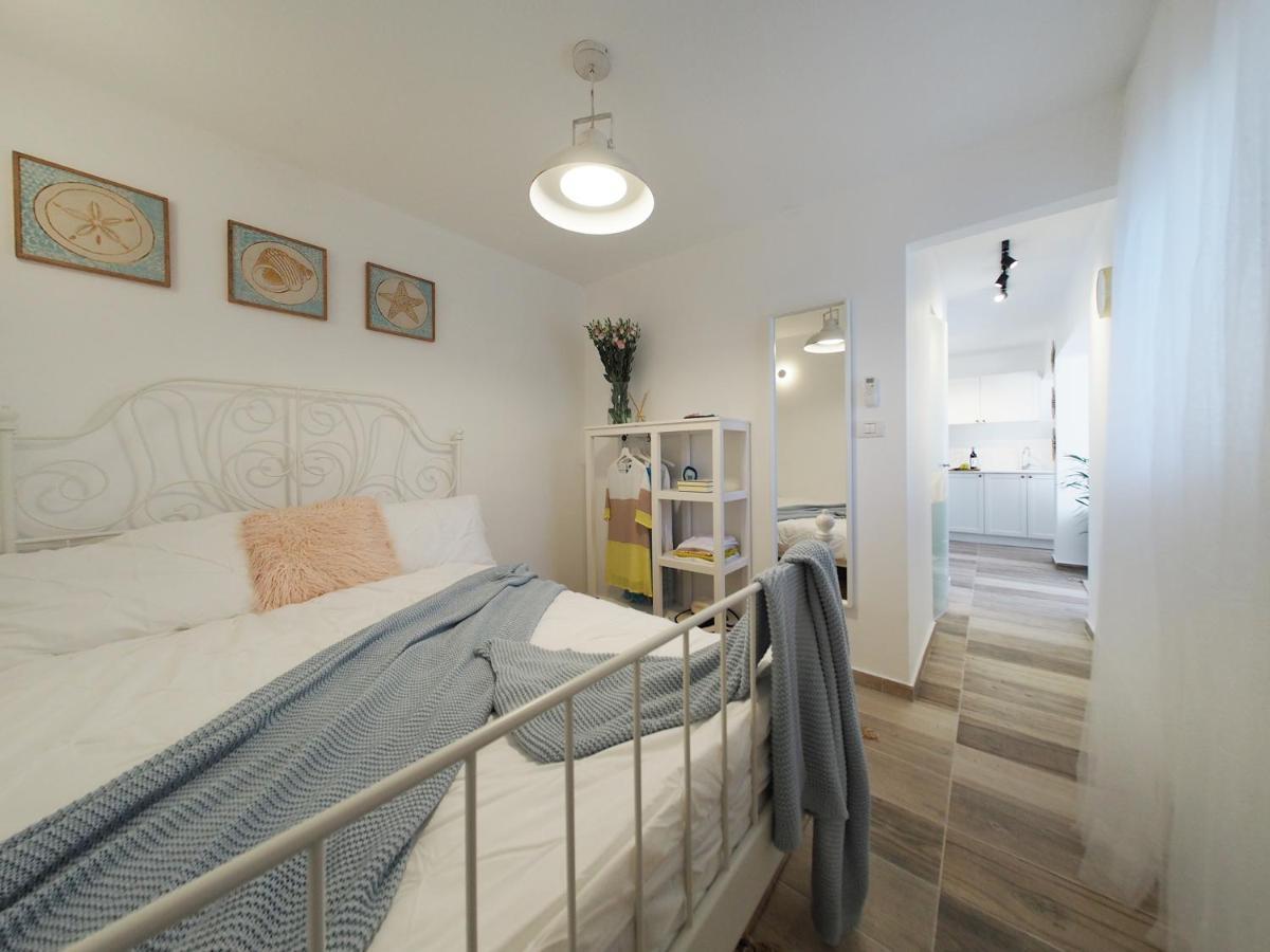 Studio Ariana And Patio Bat Yam Ngoại thất bức ảnh